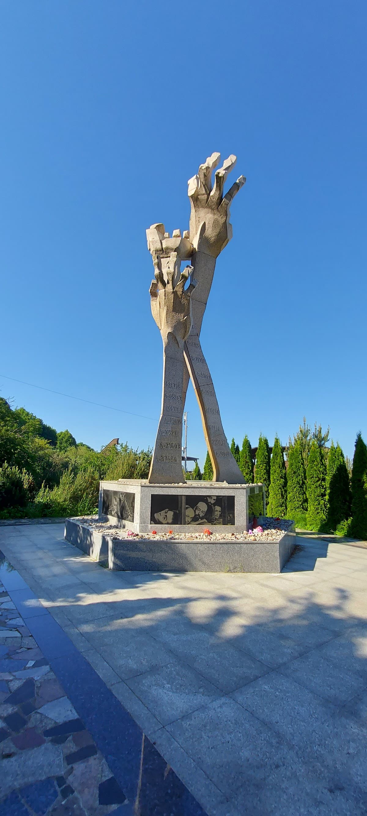 Памятник жертвам Марша смерти