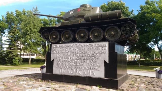 Памятный знак "Слава Героям, павшим за независимость нашей Родины"