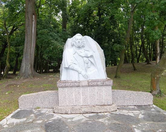 Памятник Адаму Мицкевичу