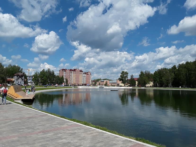 Набережная Волги и городское озеро