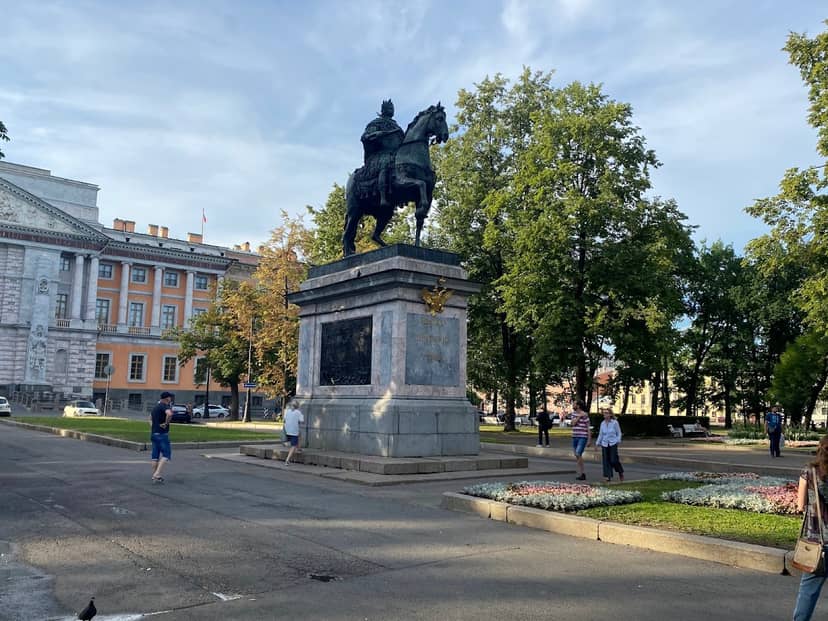 Памятный камень Петру I и Великому посольству