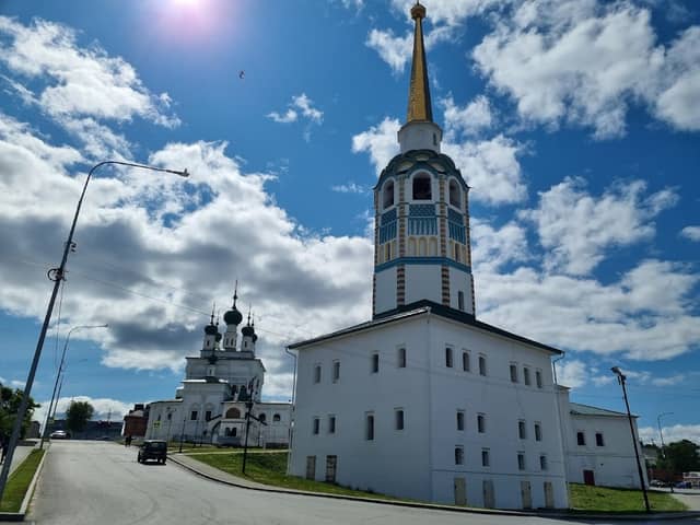 Соборная (наклонная) колокольня