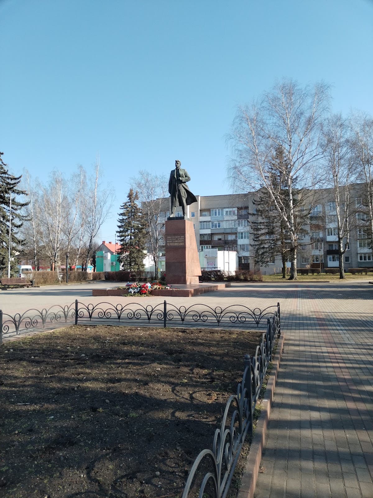 Бюст Черняховскго И.Д.