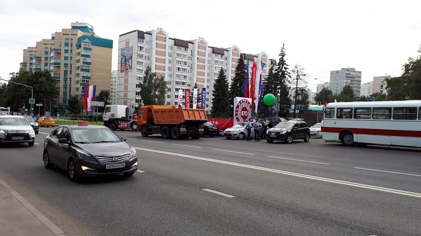 Площадь Юности