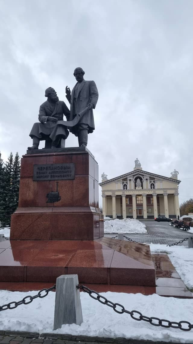 Памятник Черепановым Ефиму Александровичу и Мирону Ефимовичу